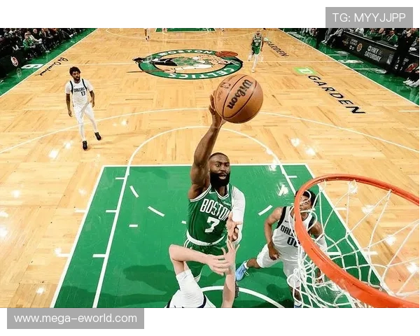 塔图姆挡拆拉开空间率队连续得分体现核心作用